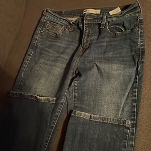 Levi size 8 medium straight leg
